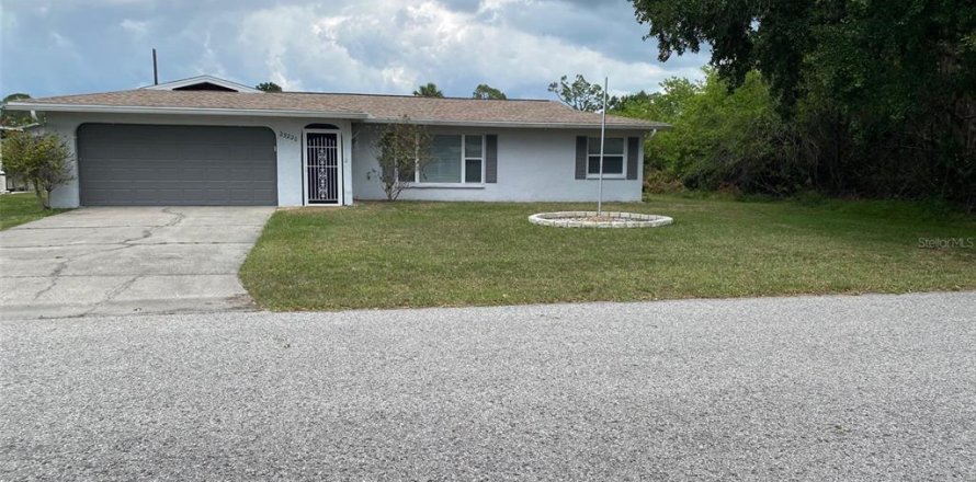 House in Port Charlotte, Florida 2 bedrooms, 123 sq.m. № 1746710