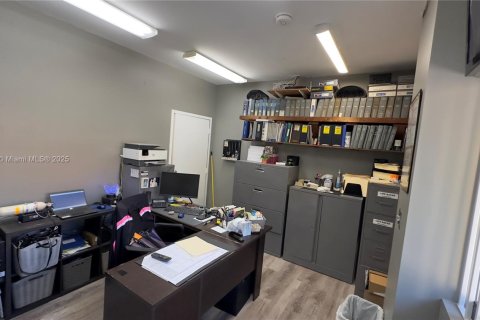 Immobilier commercial à vendre à Miami, Floride № 1707477 - photo 25