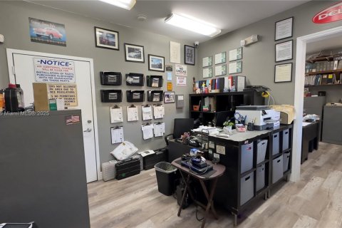 Immobilier commercial à vendre à Miami, Floride № 1707477 - photo 22