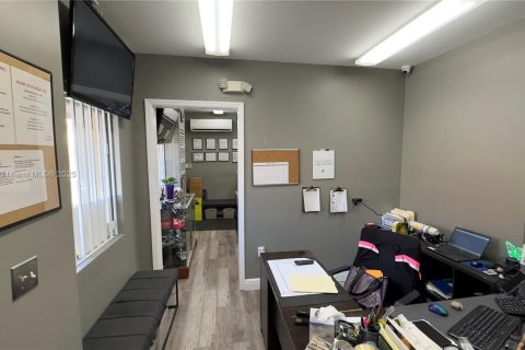 Immobilier commercial à vendre à Miami, Floride № 1707477 - photo 26