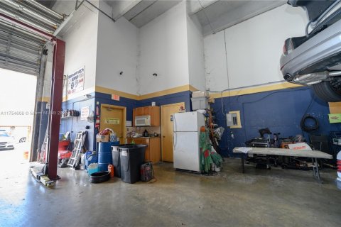 Immobilier commercial à vendre à Miami, Floride № 1707477 - photo 6