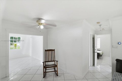 Villa ou maison à vendre à Hialeah, Floride: 3 chambres, 144.65 m2 № 2062619 - photo 30