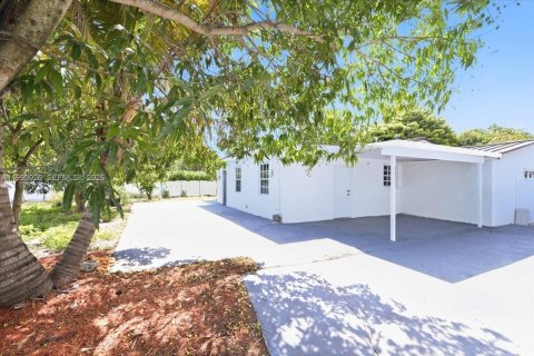 Villa ou maison à vendre à Hialeah, Floride: 3 chambres, 144.65 m2 № 2062619 - photo 17