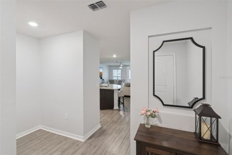 Adosado en venta en Tavares, Florida, 2 dormitorios, 150.13 m2 № 2358290 - foto 4