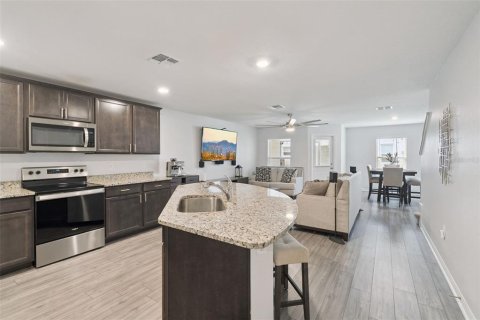 Adosado en venta en Tavares, Florida, 2 dormitorios, 150.13 m2 № 2358290 - foto 9