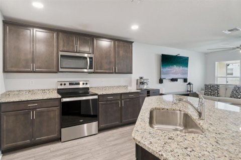 Adosado en venta en Tavares, Florida, 2 dormitorios, 150.13 m2 № 2358290 - foto 10