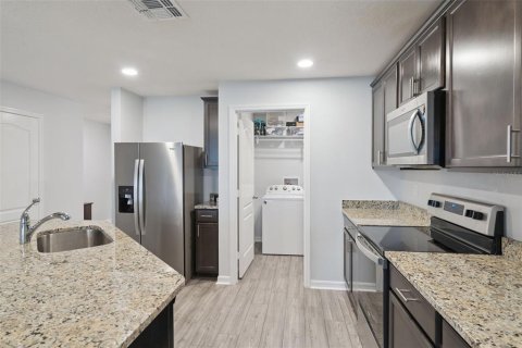 Adosado en venta en Tavares, Florida, 2 dormitorios, 150.13 m2 № 2358290 - foto 11
