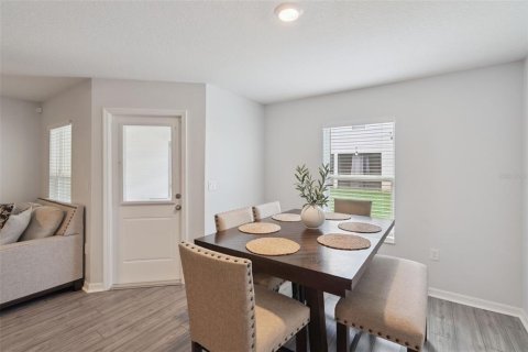 Adosado en venta en Tavares, Florida, 2 dormitorios, 150.13 m2 № 2358290 - foto 8