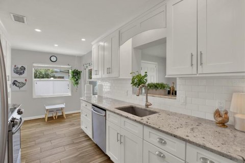 Casa en venta en Largo, Florida, 2 dormitorios, 122.82 m2 № 2383456 - foto 7
