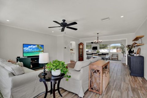 Casa en venta en Largo, Florida, 2 dormitorios, 122.82 m2 № 2383456 - foto 4