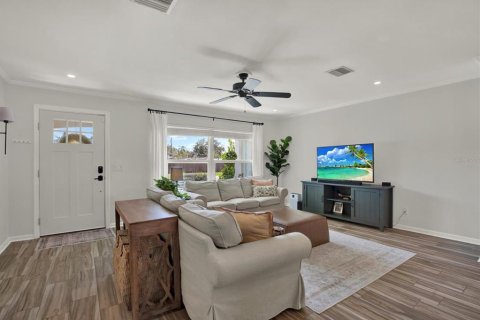 Casa en venta en Largo, Florida, 2 dormitorios, 122.82 m2 № 2383456 - foto 3