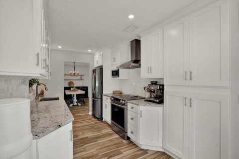 Casa en venta en Largo, Florida, 2 dormitorios, 122.82 m2 № 2383456 - foto 8