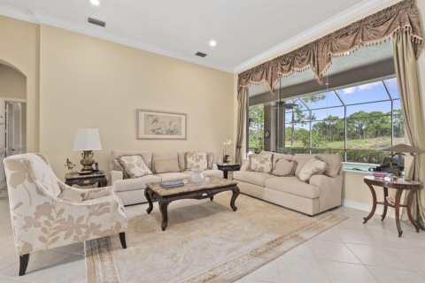 House in Port St. Lucie, Florida 4 bedrooms, 369.47 sq.m. № 2078267 - photo 12