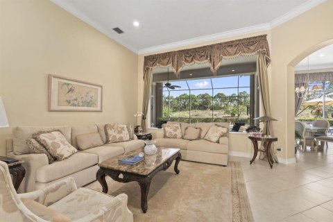 House in Port St. Lucie, Florida 4 bedrooms, 369.47 sq.m. № 2078267 - photo 13