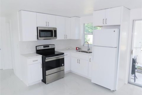 Casa en alquiler en Holiday, Florida, 2 dormitorios, 80.27 m2 № 1910898 - foto 4