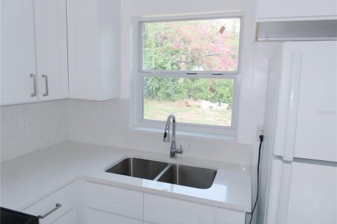 Casa en alquiler en Holiday, Florida, 2 dormitorios, 80.27 m2 № 1910898 - foto 13