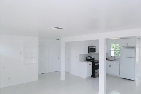 Casa en alquiler en Holiday, Florida, 2 dormitorios, 80.27 m2 № 1910898 - foto 3