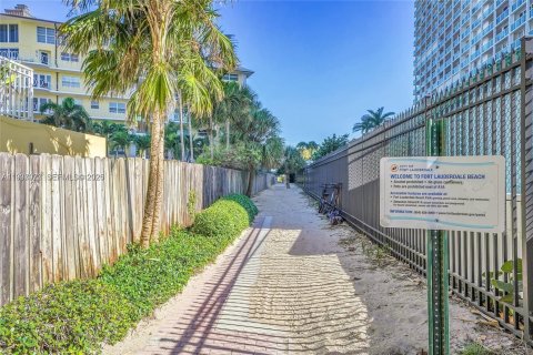Condominio en Fort Lauderdale, Florida, 1 dormitorio  № 1995721