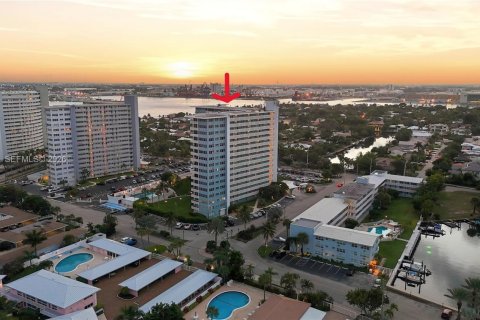 Condo in Fort Lauderdale, Florida, 1 bedroom  № 1995721 - photo 13