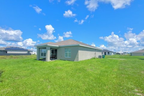 House in LaBelle, Florida 3 bedrooms, 127 sq.m. № 1930208 - photo 13