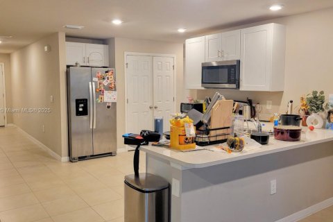 House in LaBelle, Florida 3 bedrooms, 127 sq.m. № 1930208 - photo 6