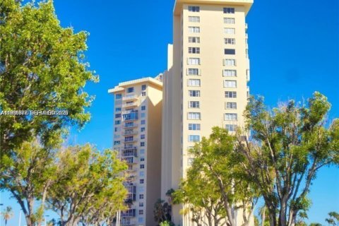 Condo in Miami, Florida, 2 bedrooms  № 2026960