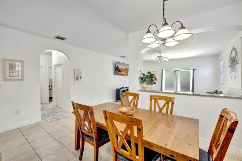 Villa ou maison à vendre à Fort Lauderdale, Floride: 4 chambres, 184.5 m2 № 2241882 - photo 11