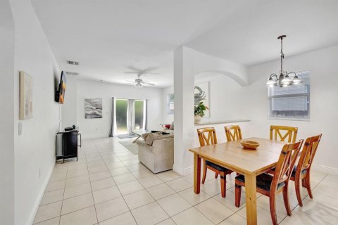 Villa ou maison à vendre à Fort Lauderdale, Floride: 4 chambres, 184.5 m2 № 2241882 - photo 12