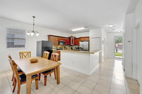 Villa ou maison à vendre à Fort Lauderdale, Floride: 4 chambres, 184.5 m2 № 2241882 - photo 9