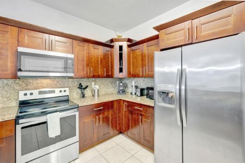 Villa ou maison à vendre à Fort Lauderdale, Floride: 4 chambres, 184.5 m2 № 2241882 - photo 6