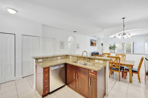 Villa ou maison à vendre à Fort Lauderdale, Floride: 4 chambres, 184.5 m2 № 2241882 - photo 8