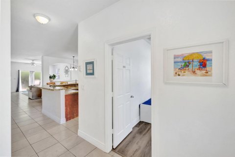 Villa ou maison à vendre à Fort Lauderdale, Floride: 4 chambres, 184.5 m2 № 2241882 - photo 4