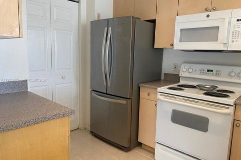 Кондоминиум с 1 спальней в Тамарак, Флорида № 2051393