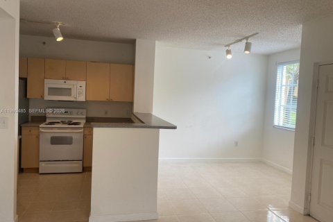 Снять в аренду кондоминиум в Тамарак, Флорида 1 спальня, 64.2м2, № 2051393 - фото 14