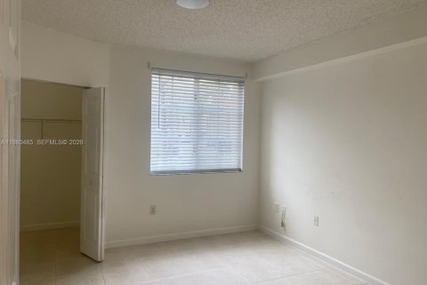 Снять в аренду кондоминиум в Тамарак, Флорида 1 спальня, 64.2м2, № 2051393 - фото 7