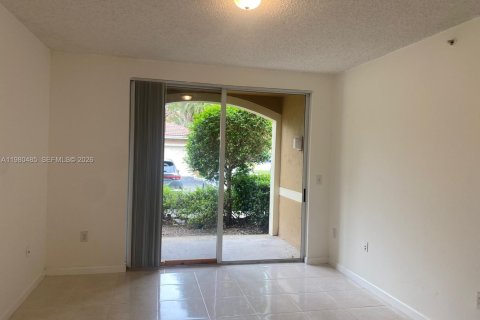 Снять в аренду кондоминиум в Тамарак, Флорида 1 спальня, 64.2м2, № 2051393 - фото 15