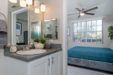 Appartement à louer à North Port, Floride: 1 chambre, 63.82 m2 № 2204936 - photo 4