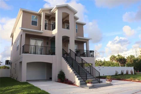 Villa ou maison à New Port Richey, Floride 3 chambres, 255.78 m2 № 2233606