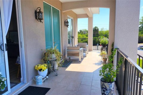 House in New Port Richey, Florida 3 bedrooms, 255.78 sq.m. № 2233606 - photo 17