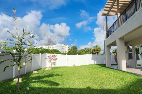 House in New Port Richey, Florida 3 bedrooms, 255.78 sq.m. № 2233606 - photo 12