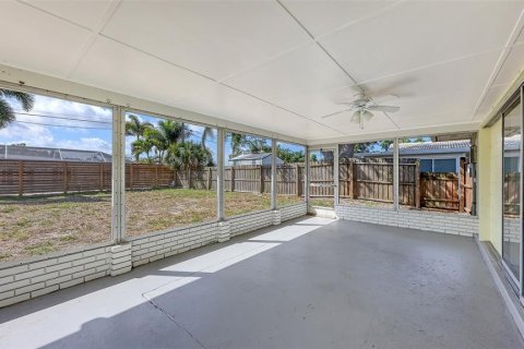 Villa ou maison à vendre à Sarasota, Floride: 3 chambres, 117.99 m2 № 2097243 - photo 22