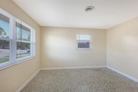 Villa ou maison à vendre à Sarasota, Floride: 3 chambres, 117.99 m2 № 2097243 - photo 19