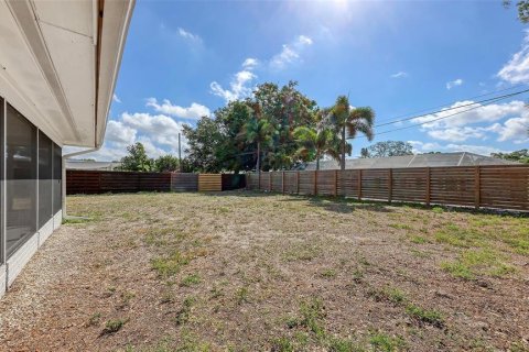 Villa ou maison à vendre à Sarasota, Floride: 3 chambres, 117.99 m2 № 2097243 - photo 25