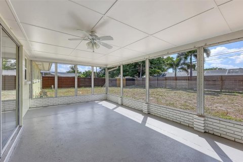 Villa ou maison à vendre à Sarasota, Floride: 3 chambres, 117.99 m2 № 2097243 - photo 24