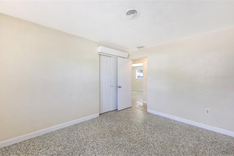 Villa ou maison à vendre à Sarasota, Floride: 3 chambres, 117.99 m2 № 2097243 - photo 17