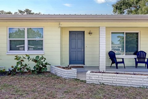 Villa ou maison à vendre à Sarasota, Floride: 3 chambres, 117.99 m2 № 2097243 - photo 3