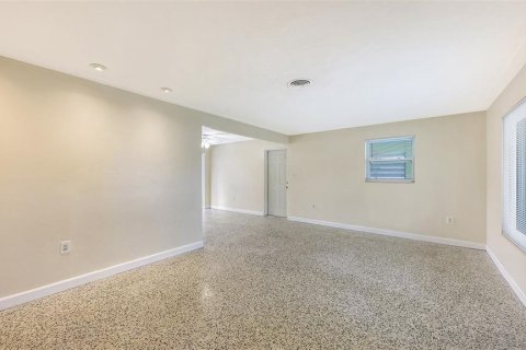 Villa ou maison à vendre à Sarasota, Floride: 3 chambres, 117.99 m2 № 2097243 - photo 4