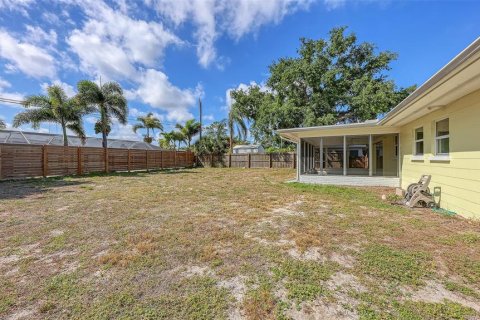 Villa ou maison à vendre à Sarasota, Floride: 3 chambres, 117.99 m2 № 2097243 - photo 29