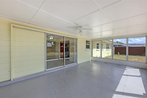 Villa ou maison à vendre à Sarasota, Floride: 3 chambres, 117.99 m2 № 2097243 - photo 23
