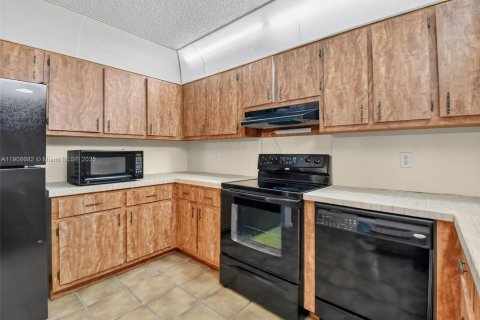 Villa ou maison à louer à Lake Worth, Floride: 3 chambres, 156.35 m2 № 1964365 - photo 10